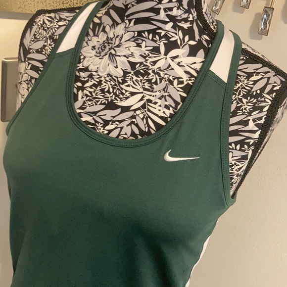 Nike Tennis bra top - Picture 3 of 8